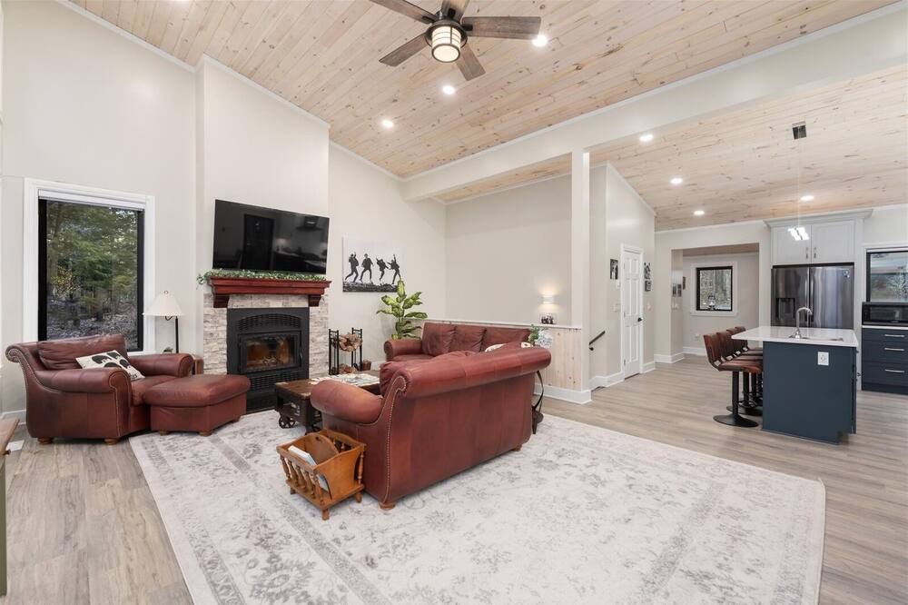 Photo of Livingroom in Town of Diana