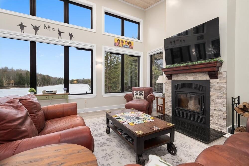 Photo of Livingroom in Town of Diana