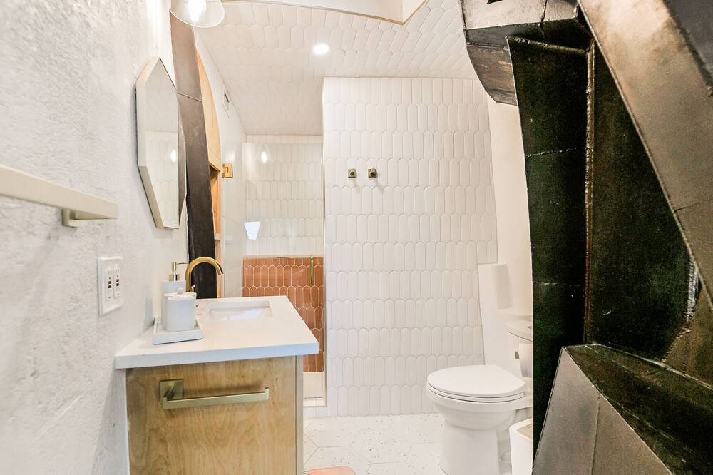 Photo of Bathroom in Ransom Canyon