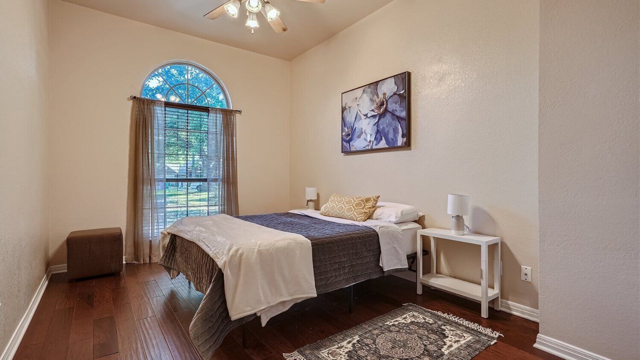 Photo of Bedroom in Coves Of Cimmaron