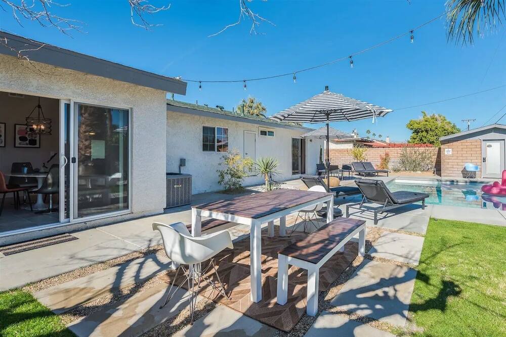 Photo of Outdoor in Desert Park Estates