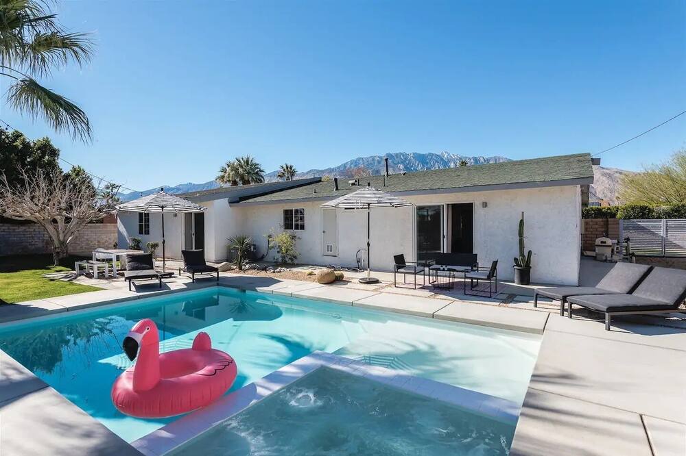 Photo of Outdoor in Desert Park Estates