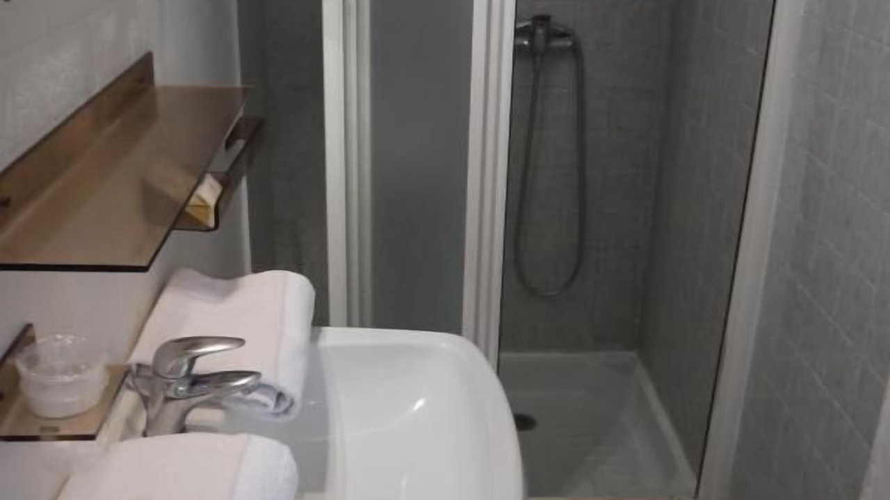 Photo of Bathroom in Ganges