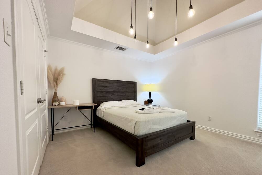 Photo of Bedroom in DeSoto