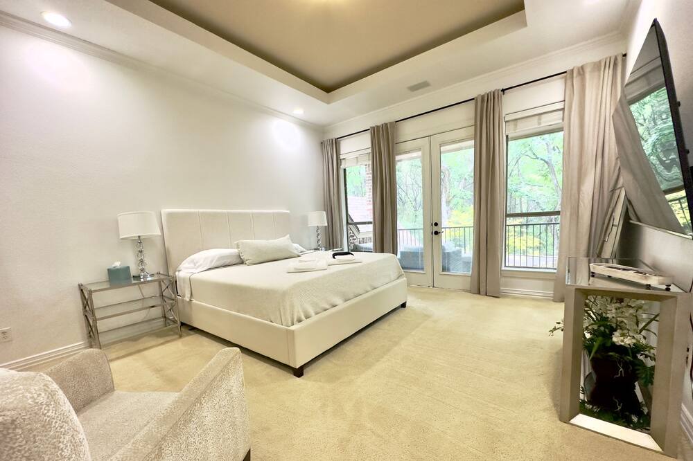 Photo of Bedroom in DeSoto