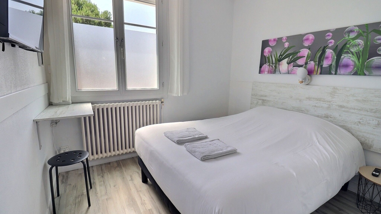 Photo of Bedroom in Saint-Vincent-Sterlanges