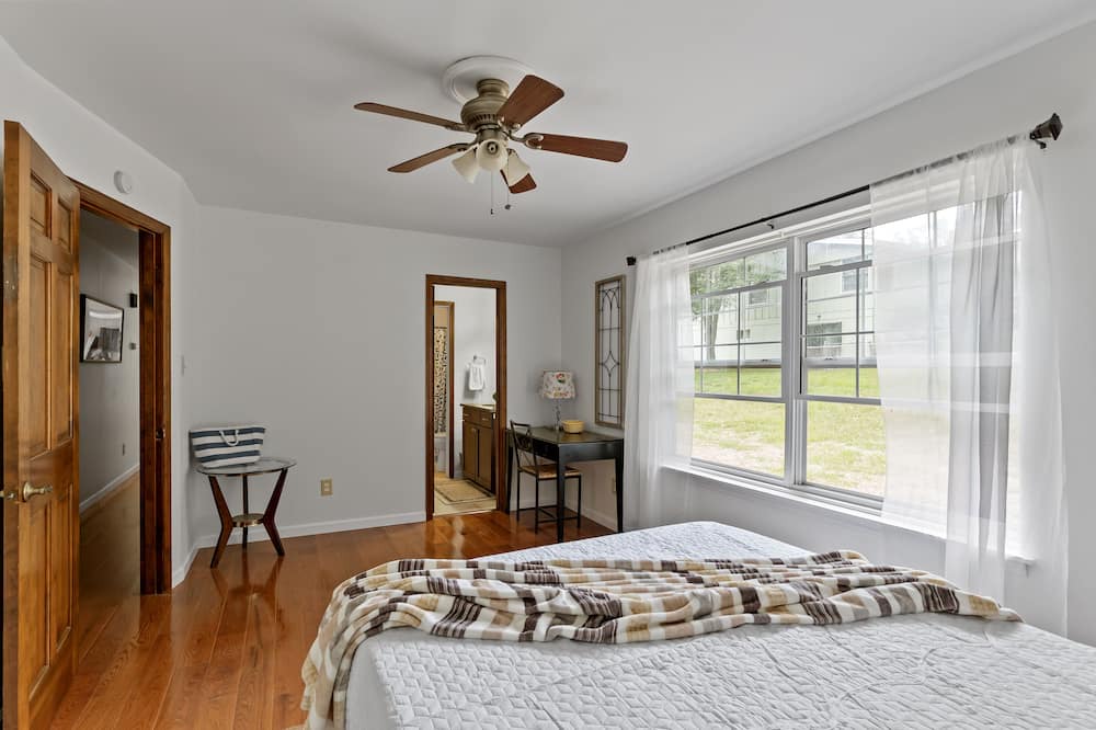Photo of Bedroom in Eureka