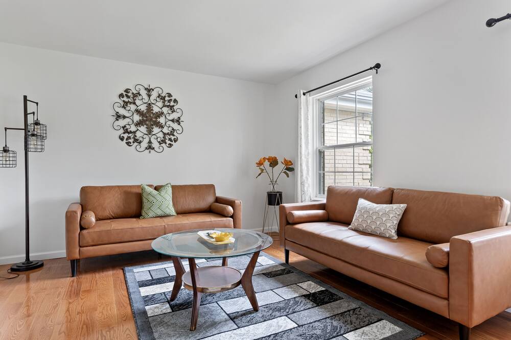 Photo of Livingroom in Eureka