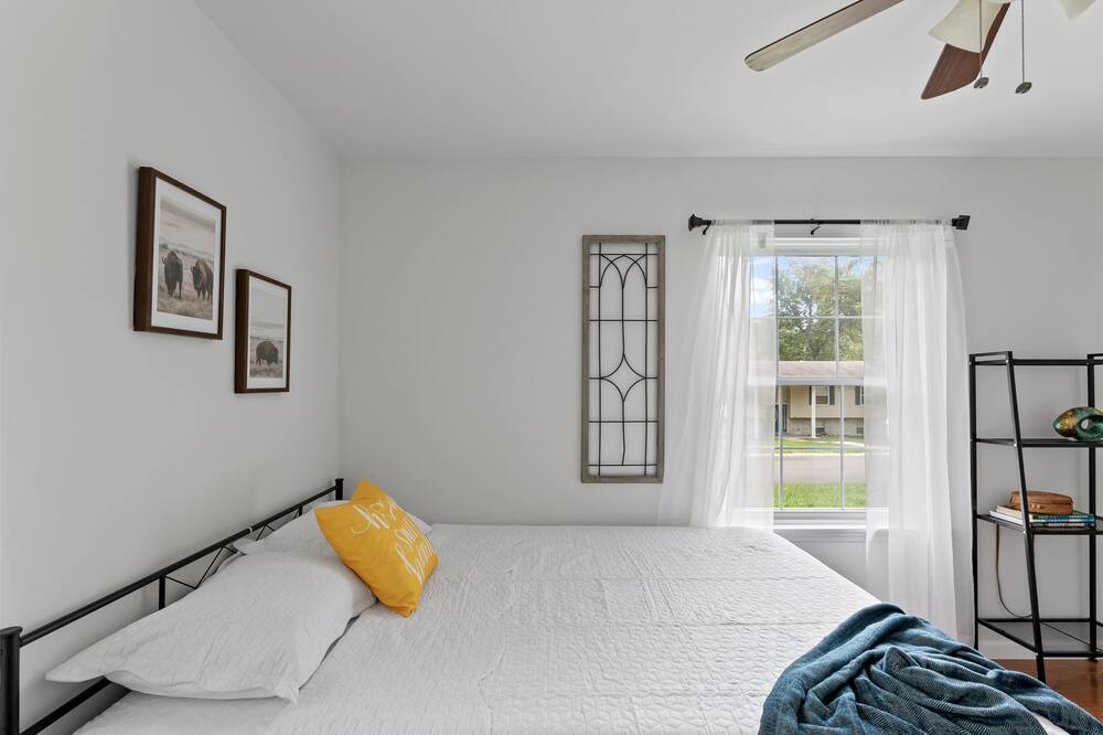 Photo of Bedroom in Eureka
