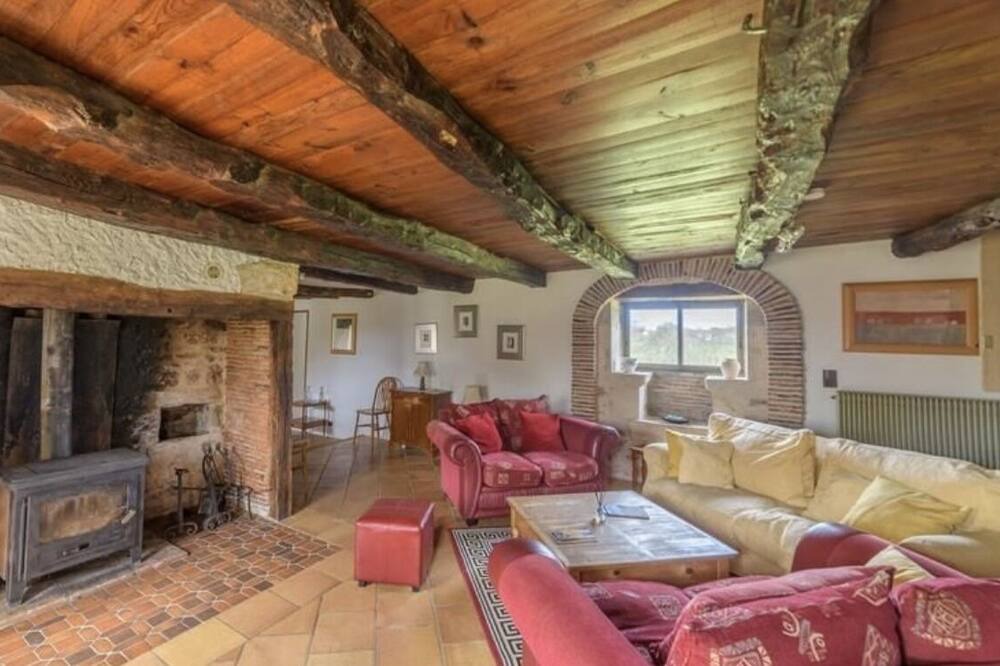 Photo of Livingroom in Reyrevignes