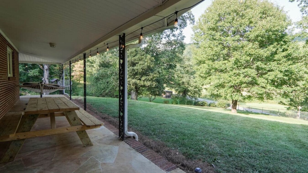 Photo of Outdoor in Balsam Grove