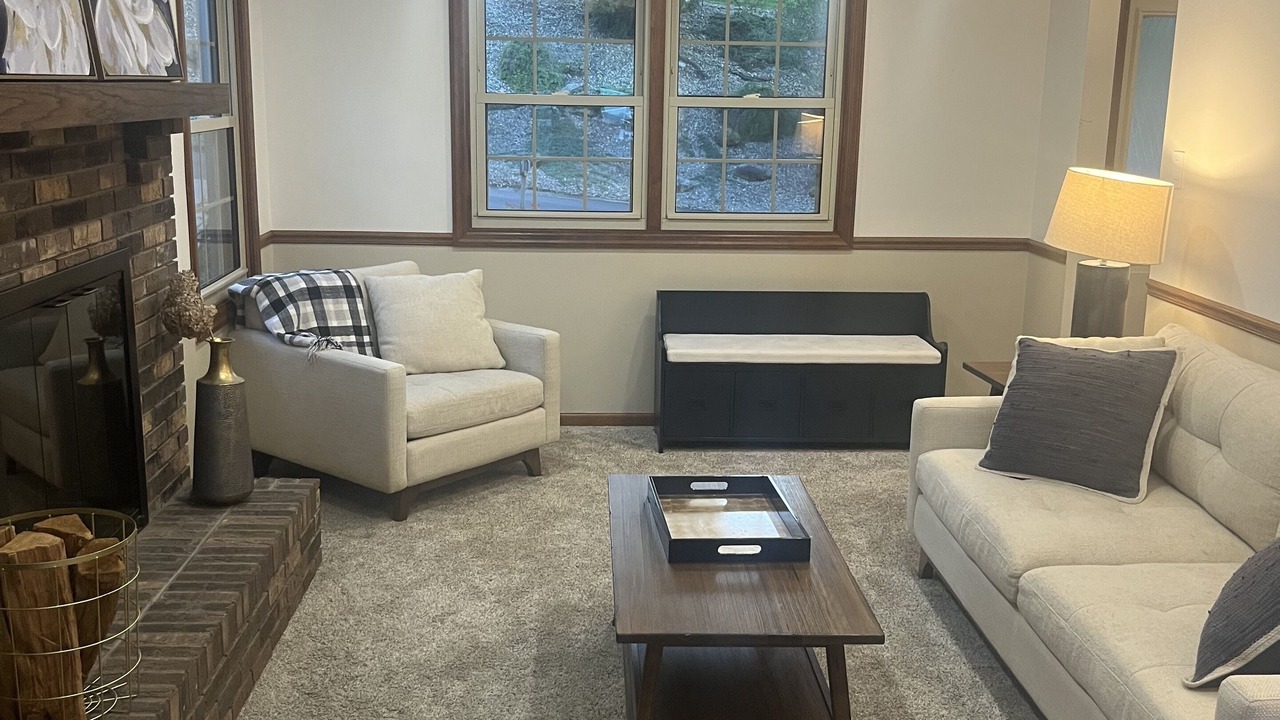 Photo of Livingroom in Bakerstown