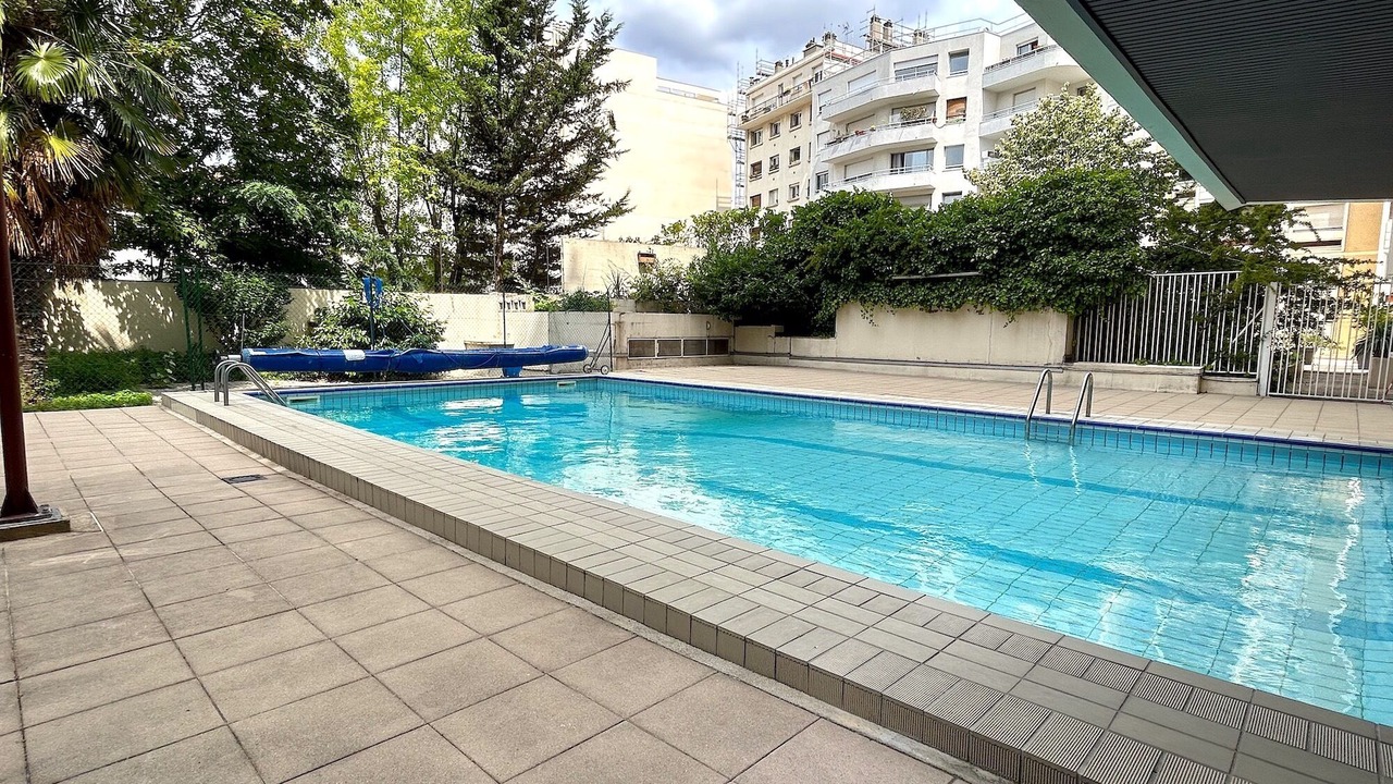 Photo of Outdoor in Quartier des Grandes-Carrieres