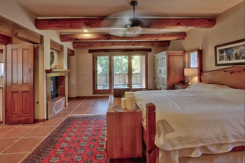 Photo of Bedroom in Los Ranchos de Albuquerque