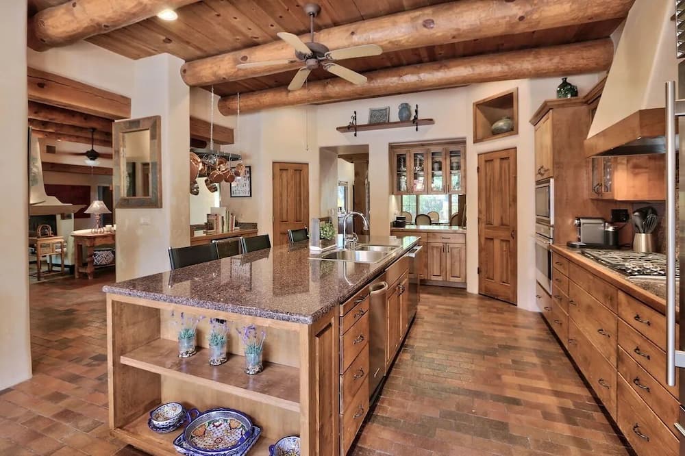 Photo of Kitchen in Los Ranchos de Albuquerque
