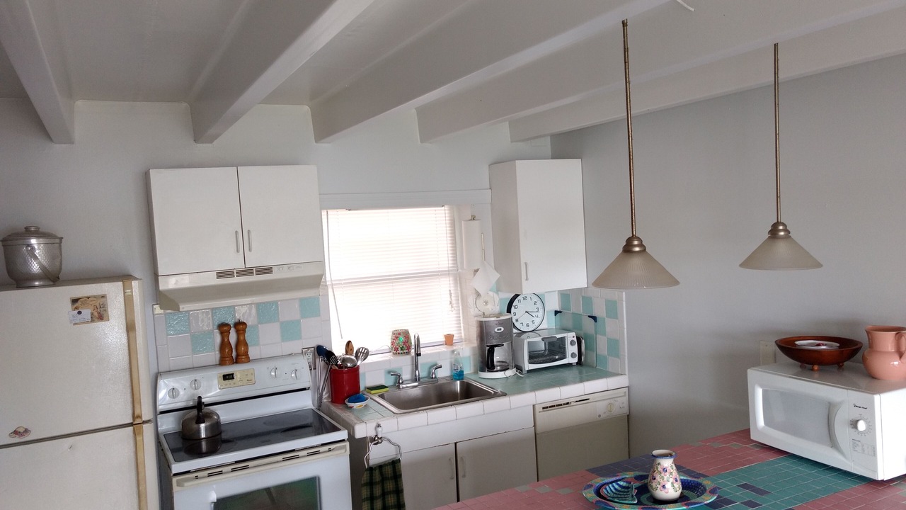 Photo of Kitchen in Putnam Hall