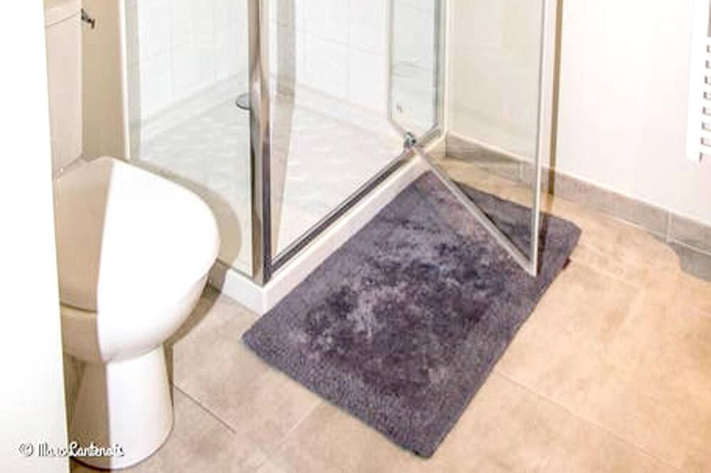 Photo of Bathroom in Abondant