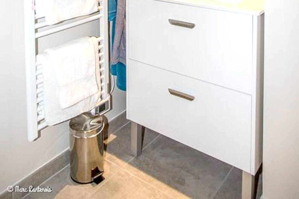 Photo of Bathroom in Abondant