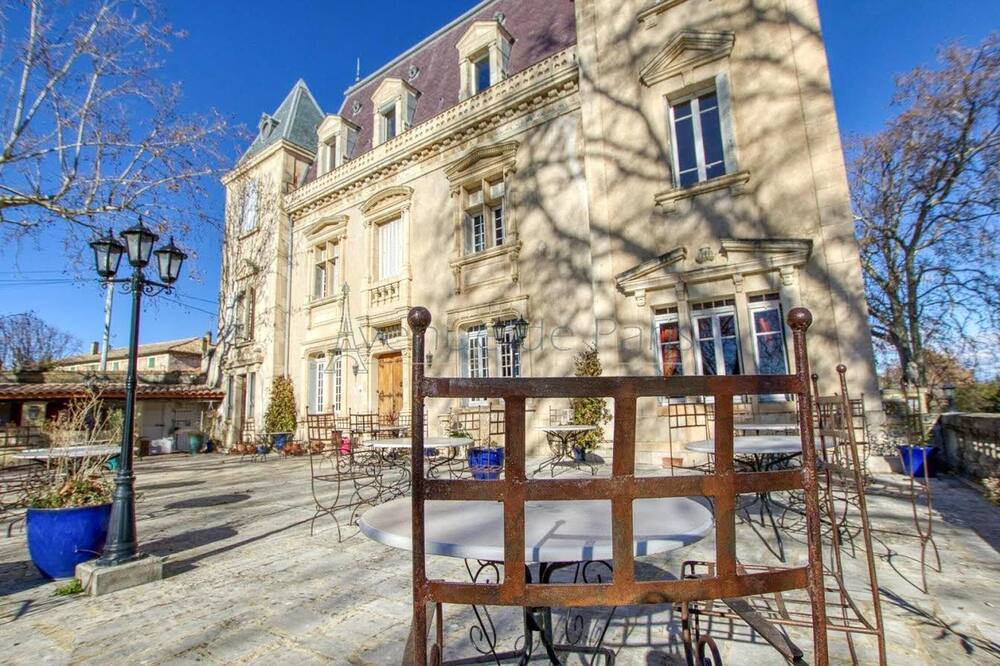 Photo of Others in Violes