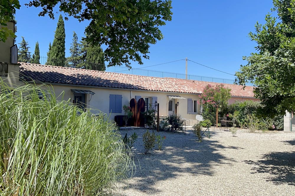 Photo of Others in Violes