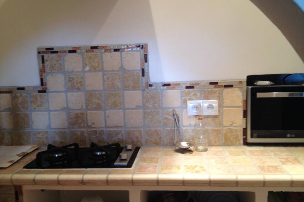 Photo of Others in Violes