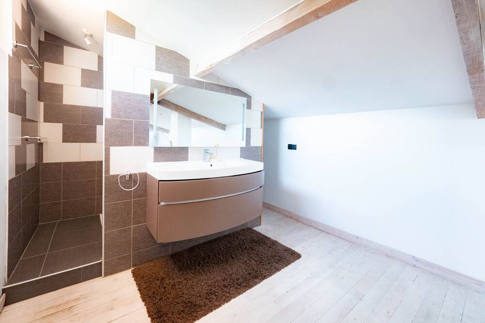 Photo of Bathroom in Le Cres