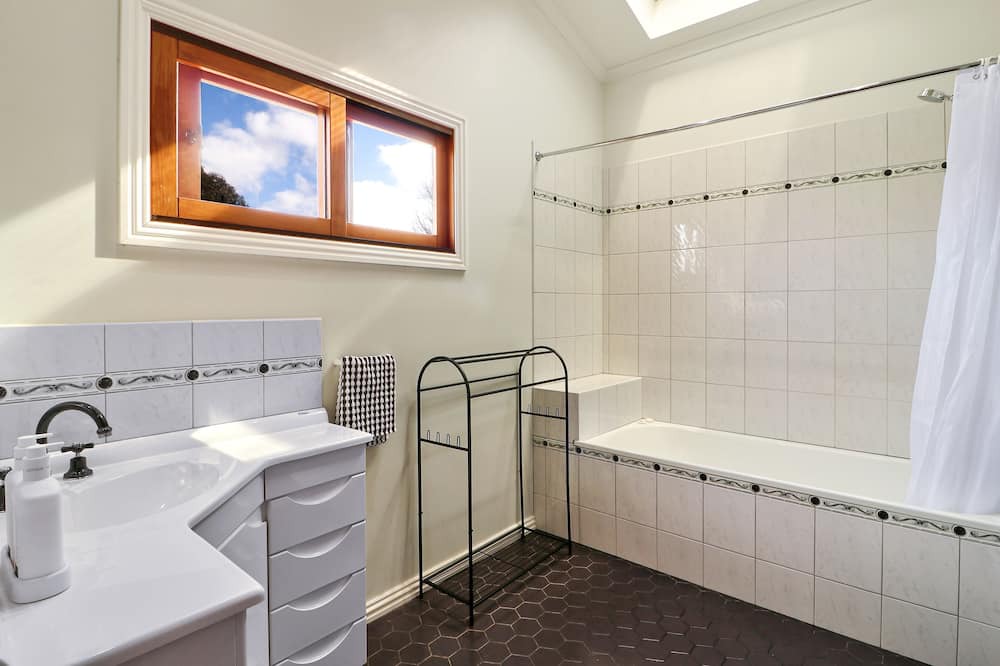 Photo of Others in Tolmie