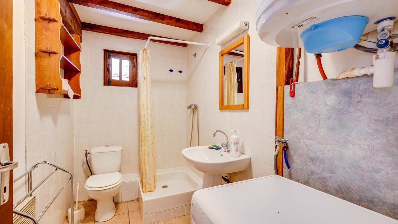 Photo of Bathroom in Saint-Pierre-des-Champs