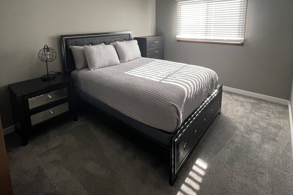 Photo of Bedroom in Tekamah