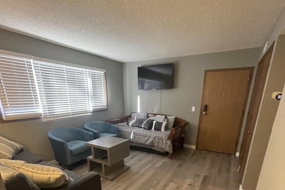 Photo of Livingroom in Tekamah