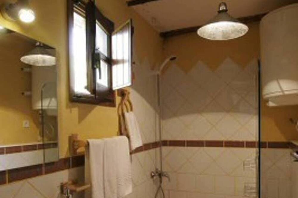 Photo of Bathroom in Robledillo de Gata