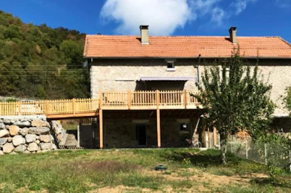 Photo of Outdoor in Heches