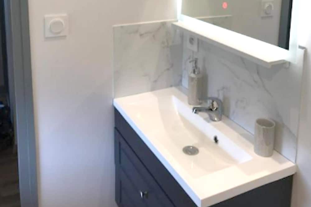 Photo of Bathroom in Heches