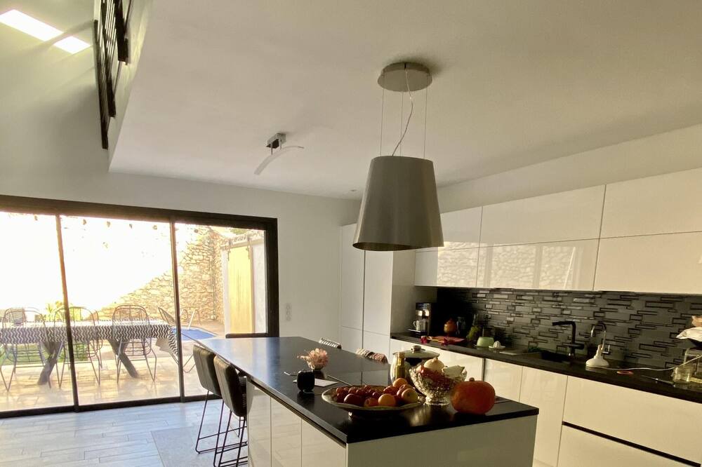 Photo of Livingroom in Cournonsec