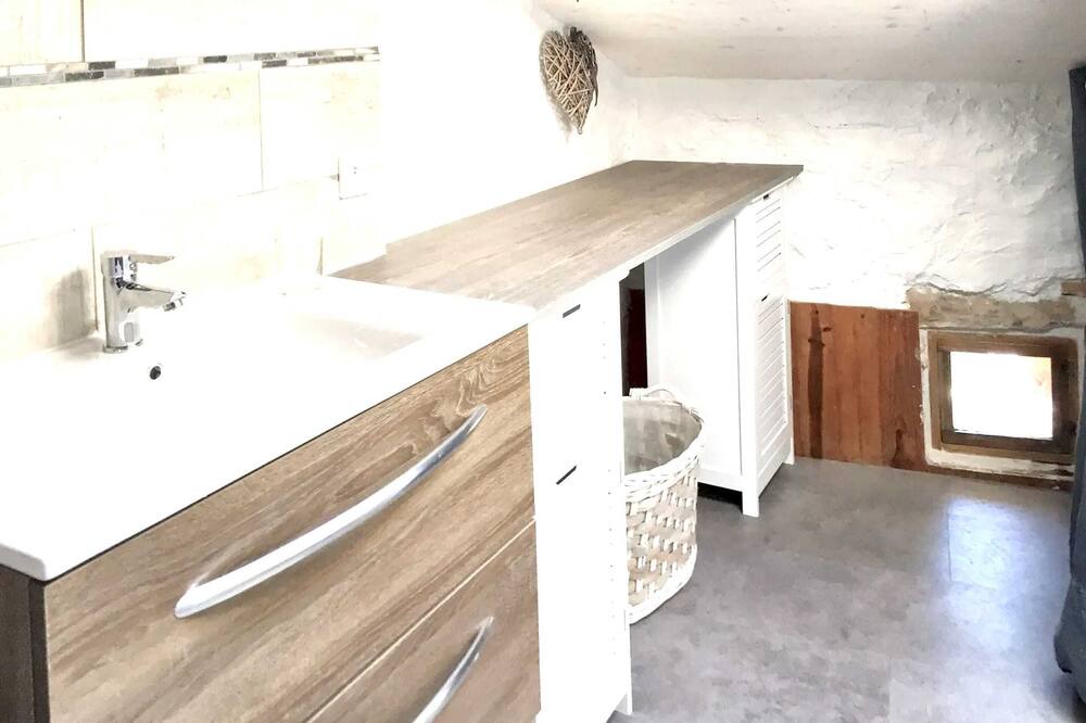 Photo of Bathroom in Saint-Andre-de-Cruzieres