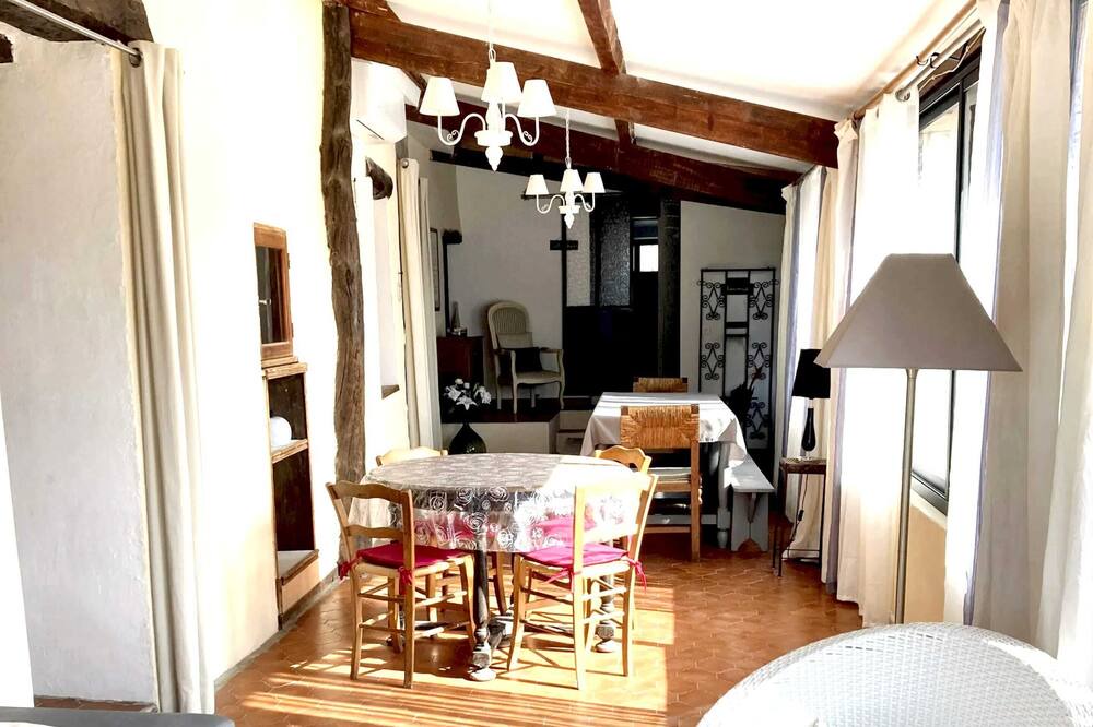 Photo of Livingroom in Saint-Andre-de-Cruzieres