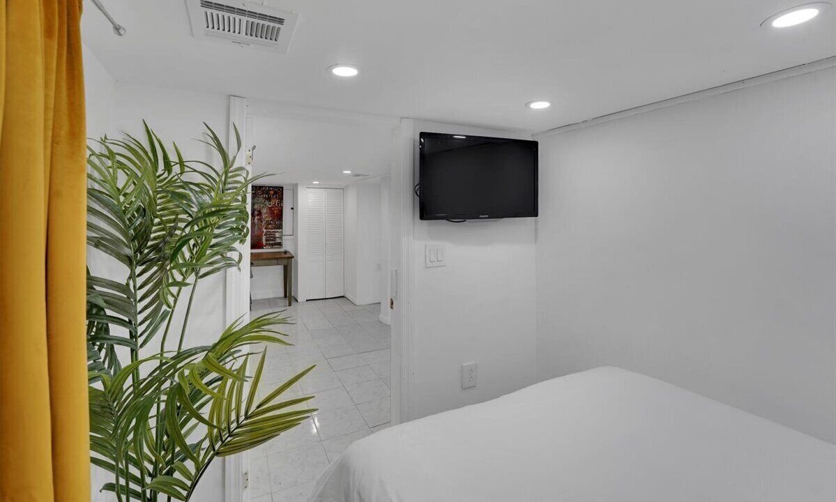 Photo of Others in Vauxhall