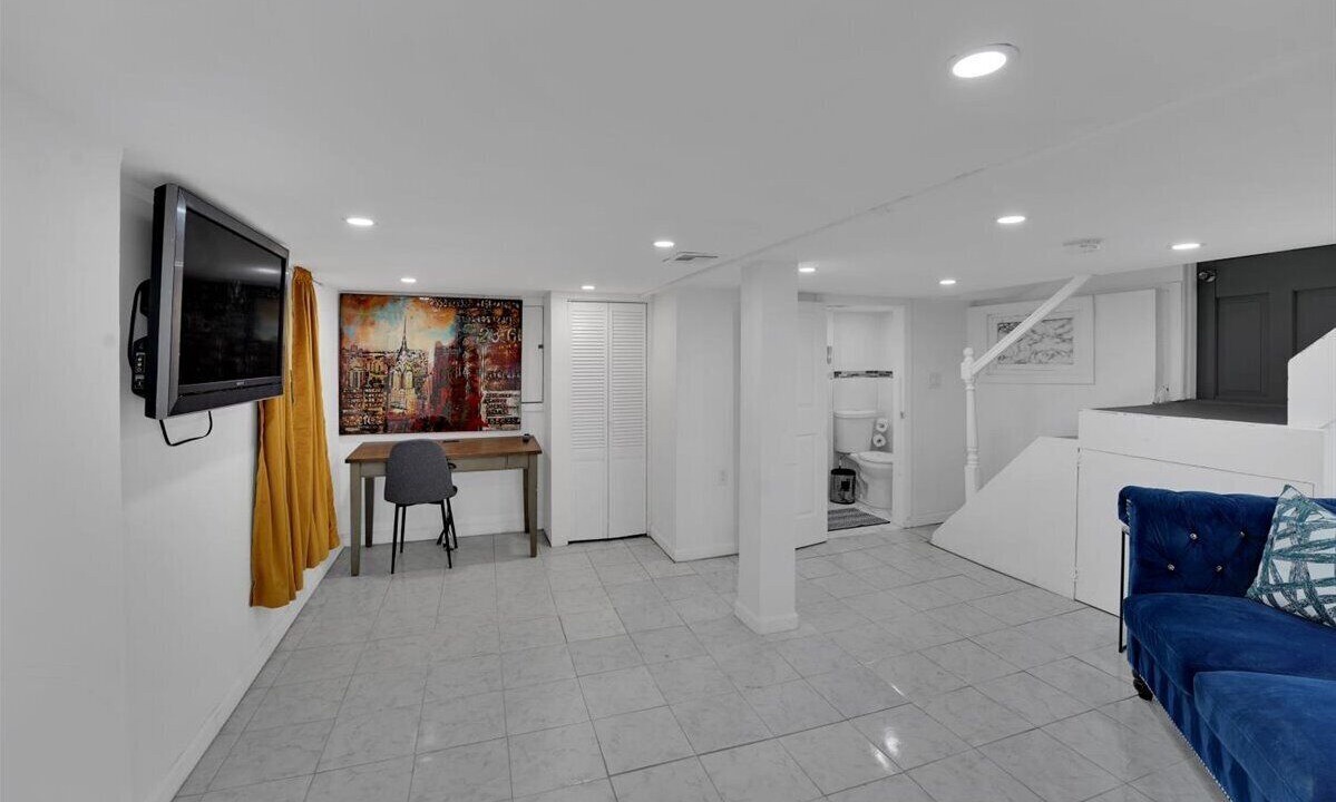 Photo of Others in Vauxhall