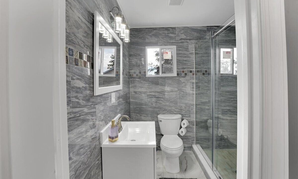 Photo of Others in Vauxhall