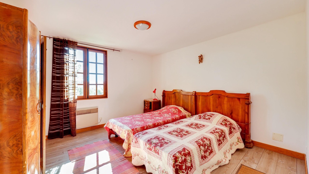 Photo of Bedroom in Saint-Pierre-des-Champs