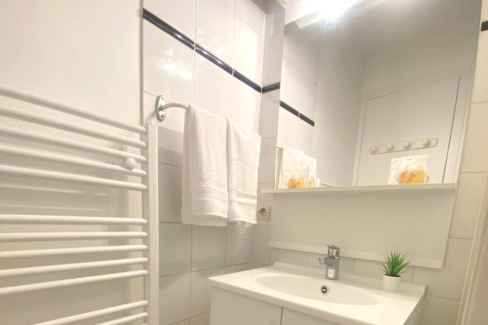 Photo of Bathroom in Nemours