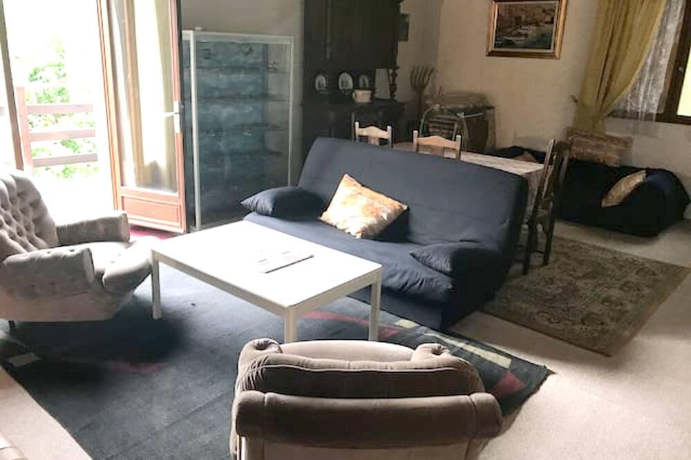 Photo of Livingroom in Chandolas