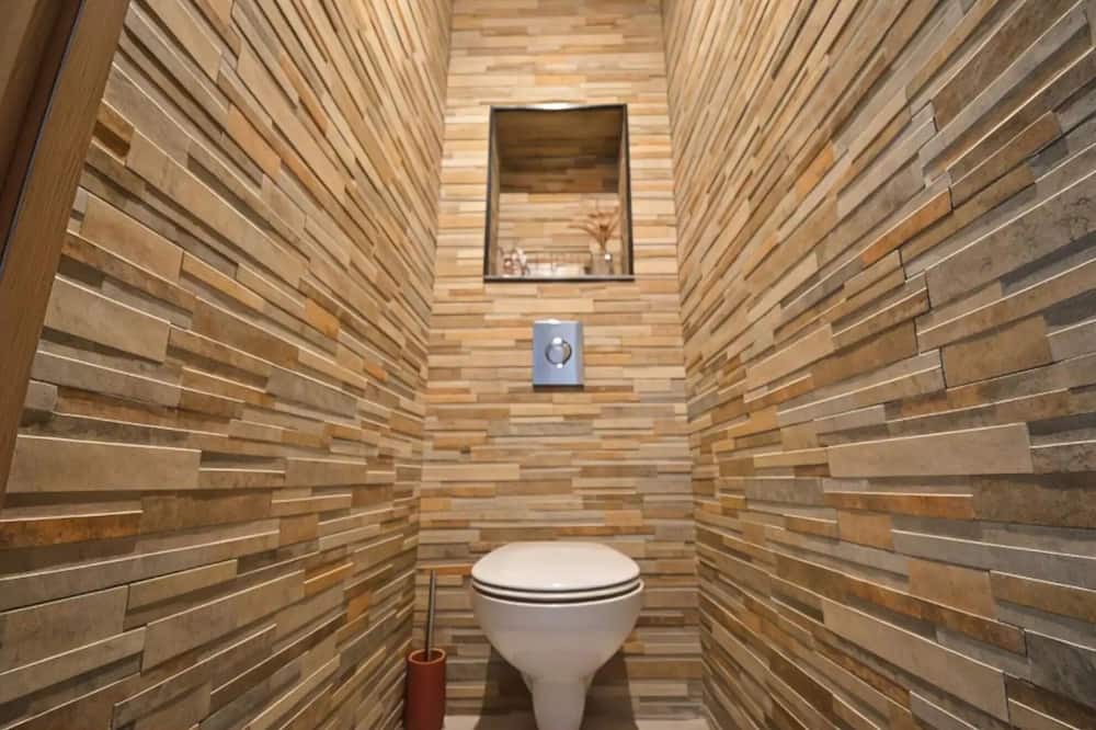 Photo of Bathroom in Amblainville