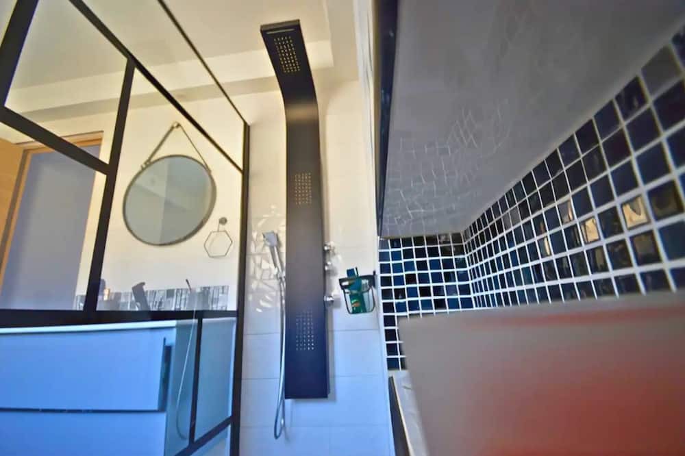 Photo of Bathroom in Amblainville