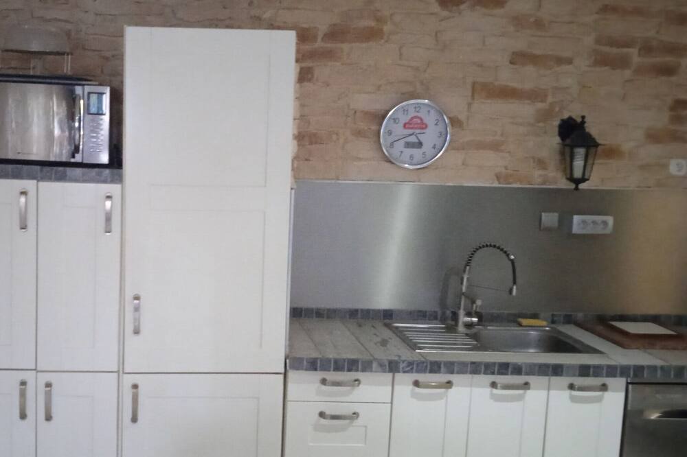 Photo of Kitchen in Cuxac-dʼAude