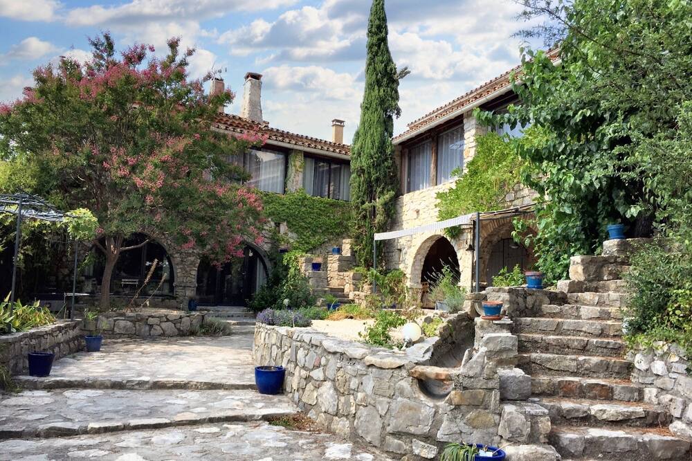 Photo of Outdoor in Saint-Andre-de-Cruzieres