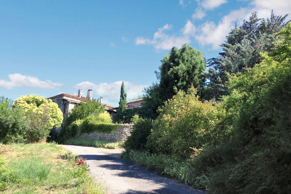 Photo of Outdoor in Saint-Andre-de-Cruzieres