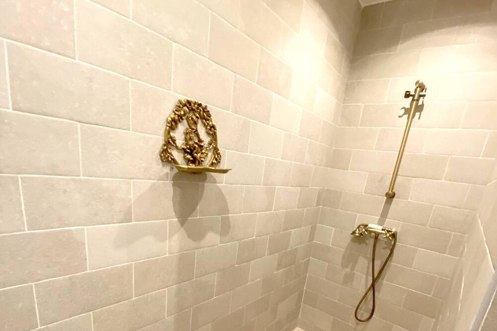 Photo of Bathroom in Maspujols