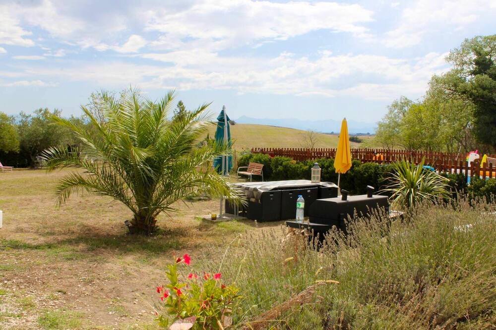 Photo of Outdoor in Latrape