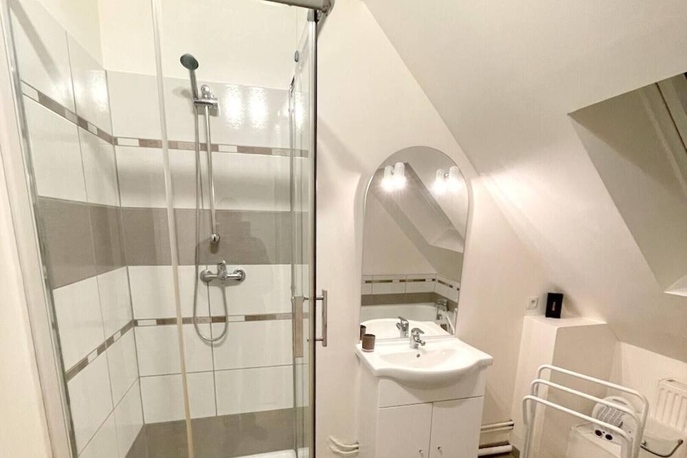 Photo of Bathroom in Cany-Barville